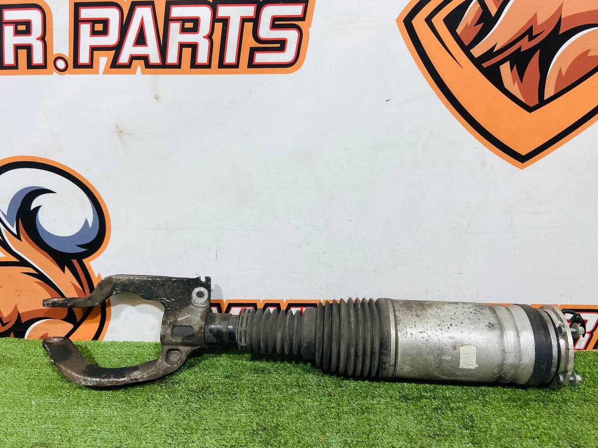 LR038801 Front right shock absorber Range Rover L405 (2013-2021) used